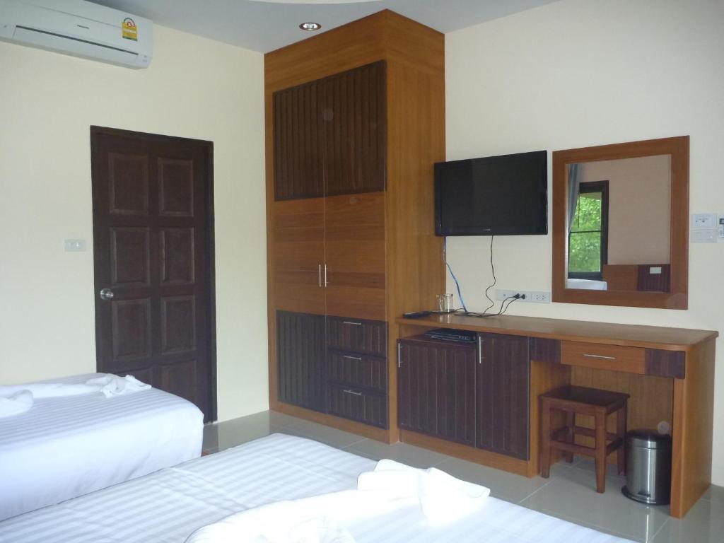Phatcharee Resort Baan Tai Quarto foto