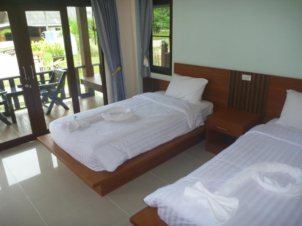 Phatcharee Resort Baan Tai Quarto foto