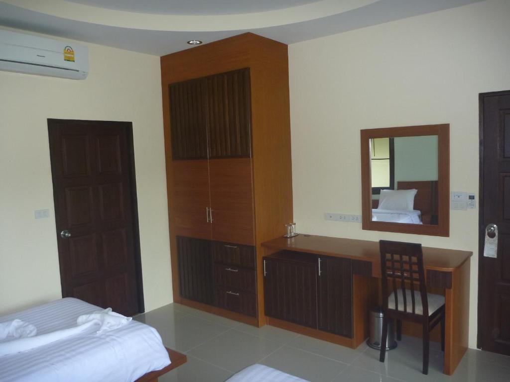 Phatcharee Resort Baan Tai Quarto foto