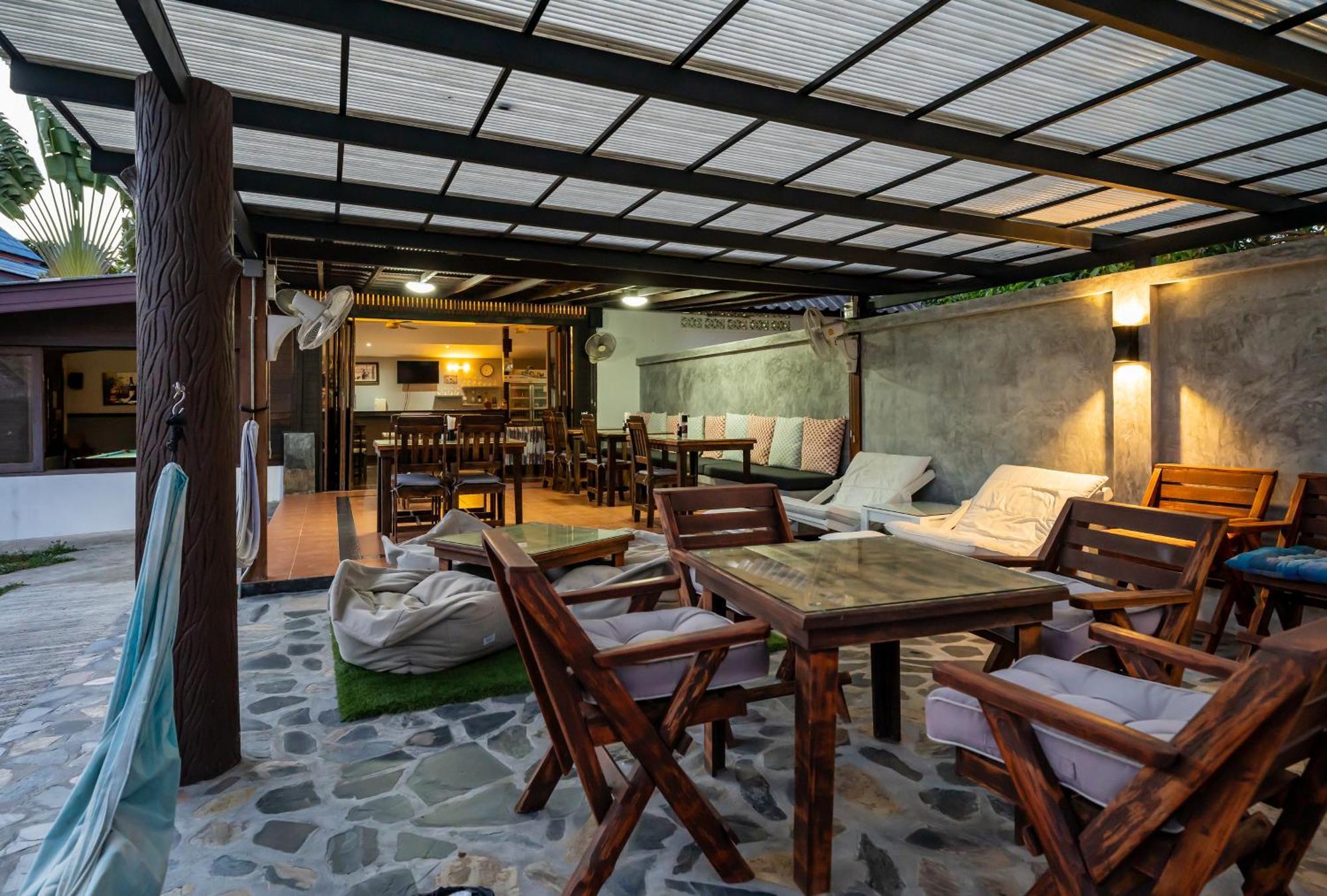 Phatcharee Resort Baan Tai Exterior foto
