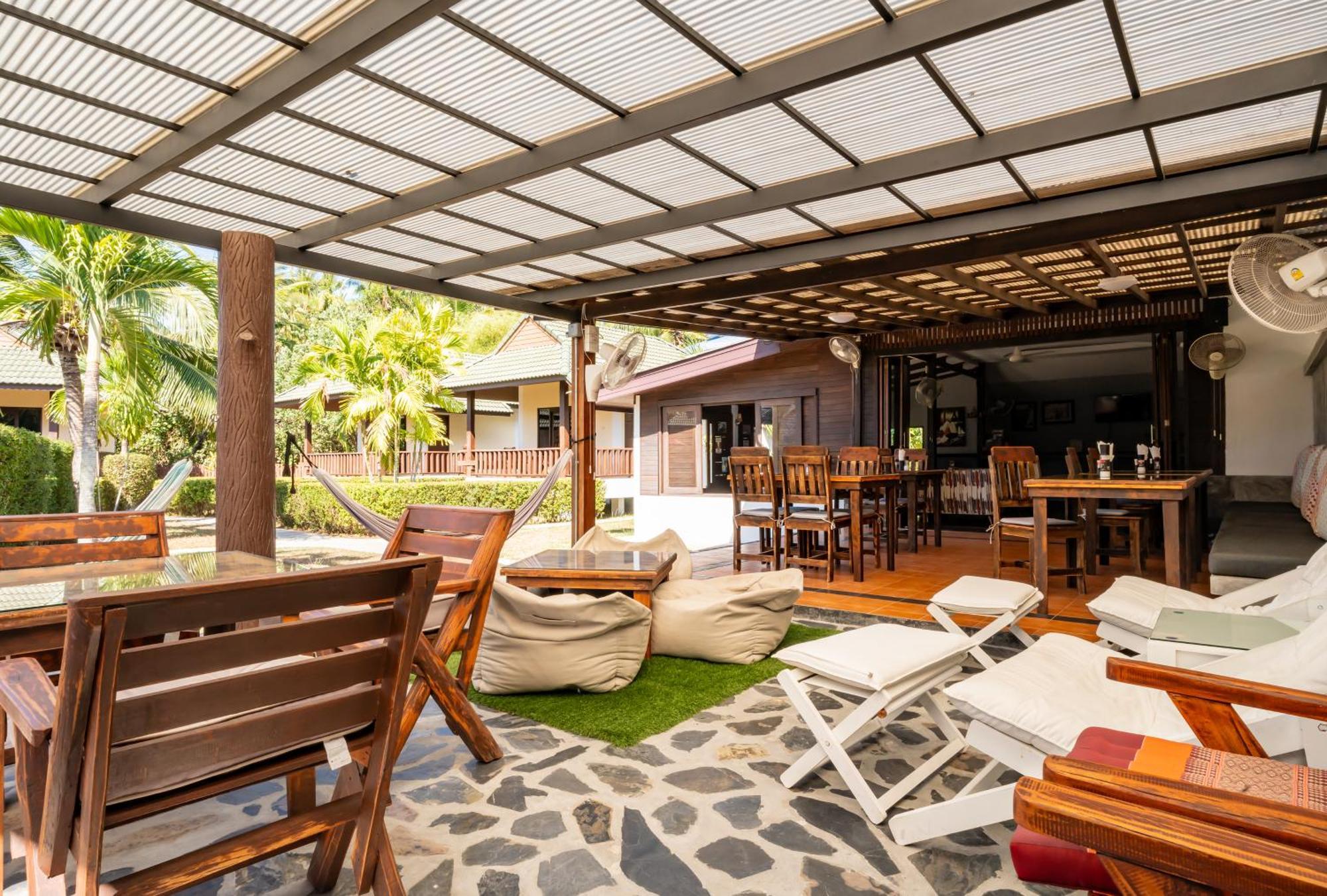 Phatcharee Resort Baan Tai Exterior foto