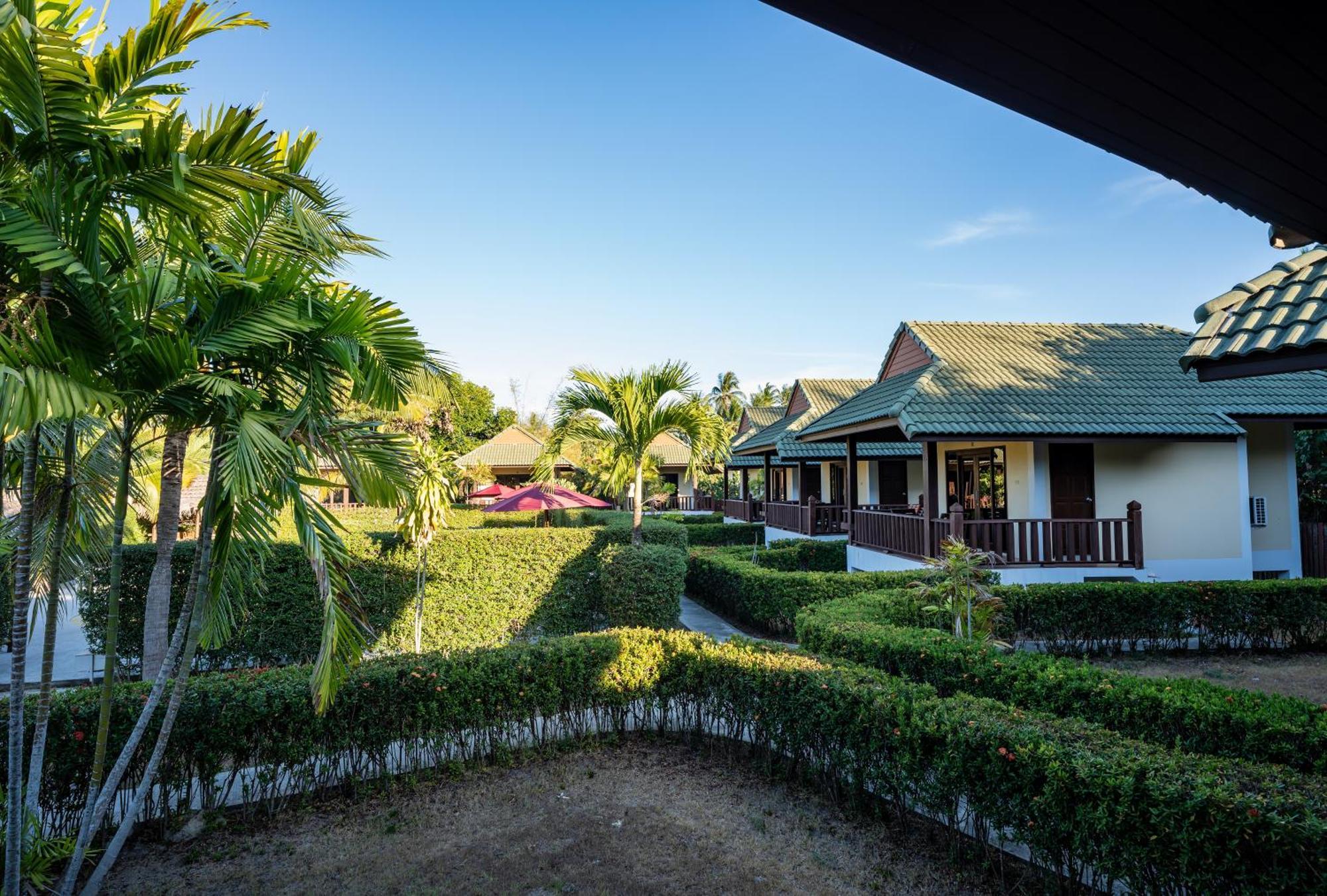 Phatcharee Resort Baan Tai Exterior foto
