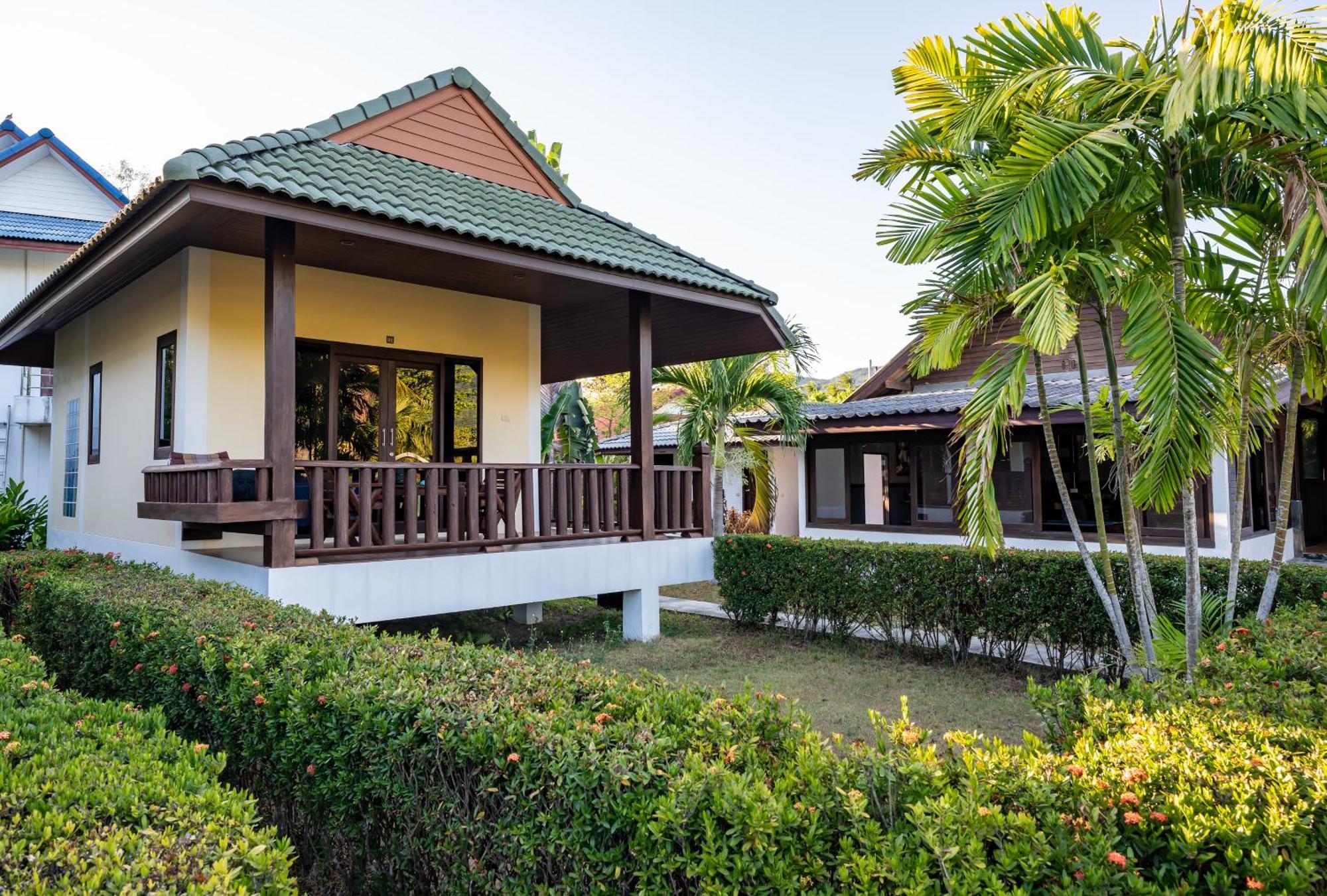 Phatcharee Resort Baan Tai Exterior foto